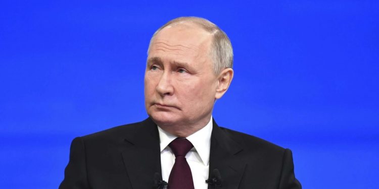 بوتين يجري اتصالا هاتفيا مع الرئيس الإيراني المؤقت