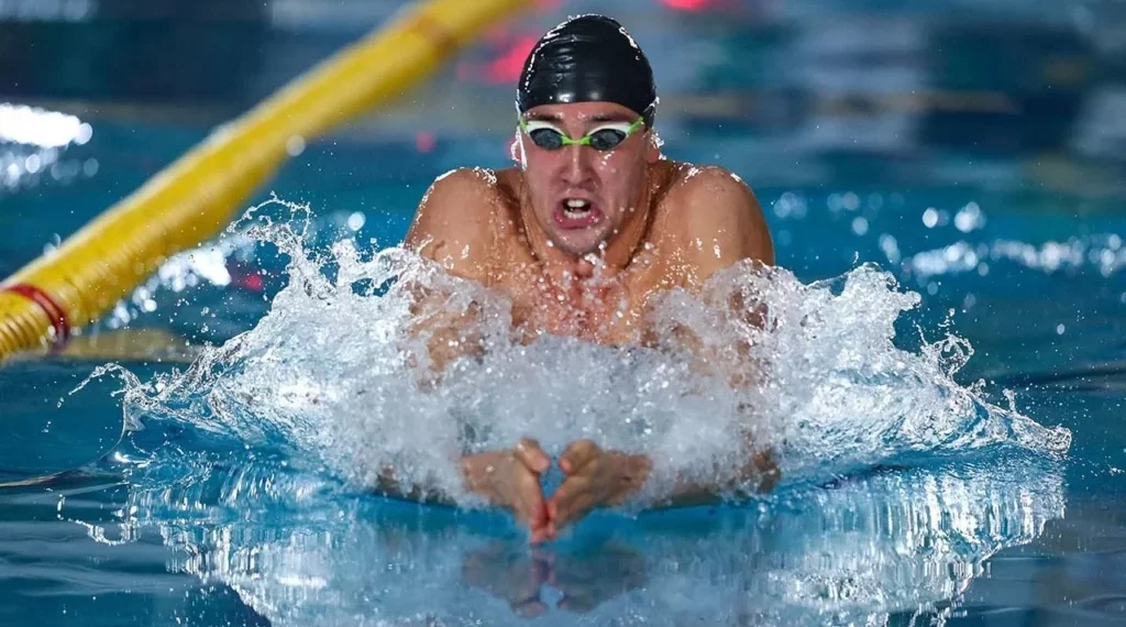 السباح التركي حسين إيمري يصبح بطلا لأوروبا