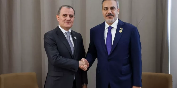 وزير الخارجية التركي يهاتف نظيره الأذربيجاني