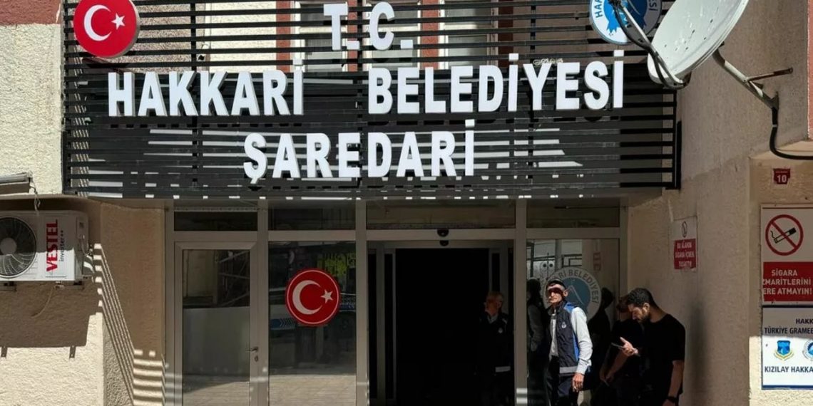 اتحاد المحاماة التركي يصدر الرأي القانوني في عزل عمدة بلدية هكاري