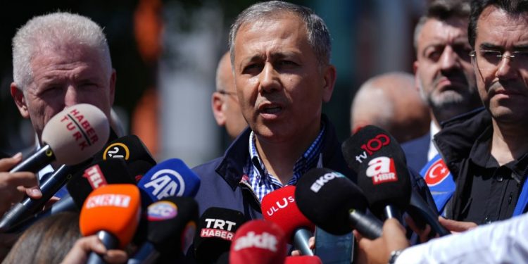 كم يبلغ عدد السوريين العائدين من تركيا إلى بلدهم؟