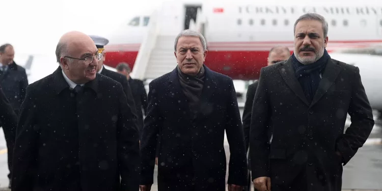 هل التقى الوفدان التركي والسوري في قاعدة حميميم؟