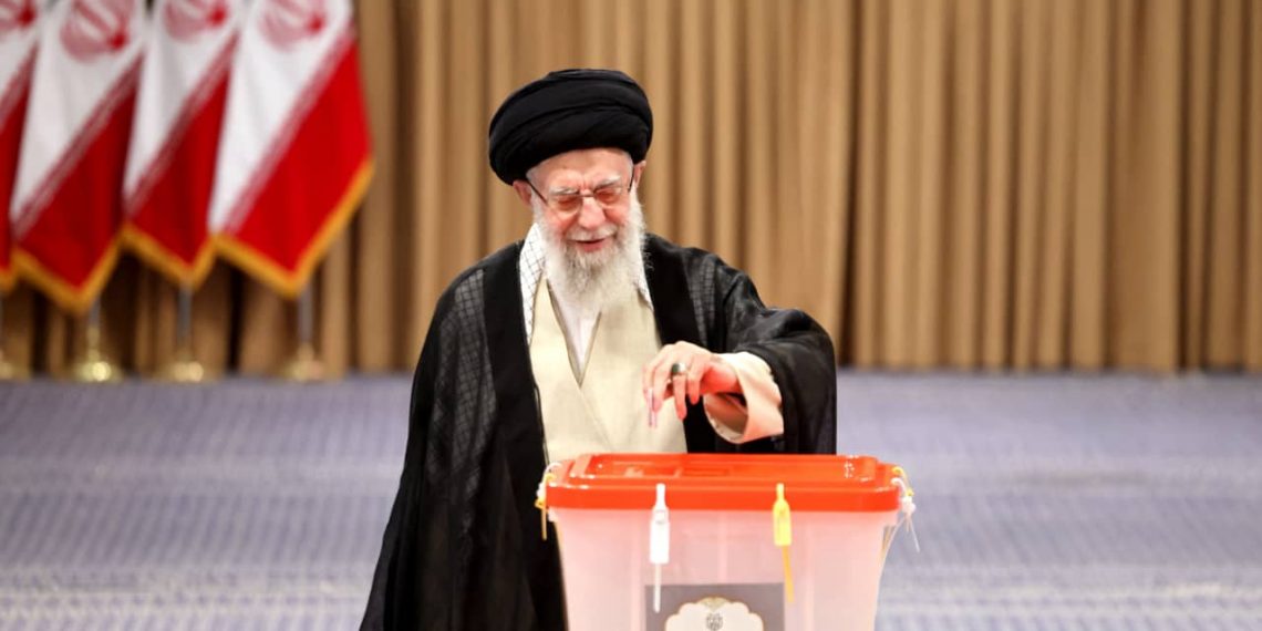 انطلاق الجولة الثانية من الانتخابات الرئاسية في إيران