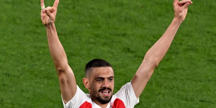 ألمانيا تعاقب اللاعب التركي صاحب إشارة “الذئاب الرمادية”