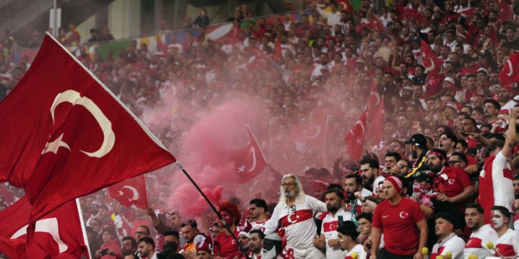 ألمانيا تقدم تسهيلات للأتراك لحضور مباراة هولندا