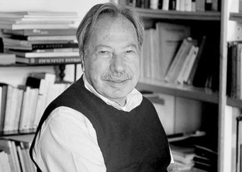 وفاة الأديب التركي البارز فريد إدغو