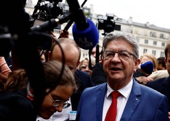 هل تنسحب فرنسا من حلف الناتو؟