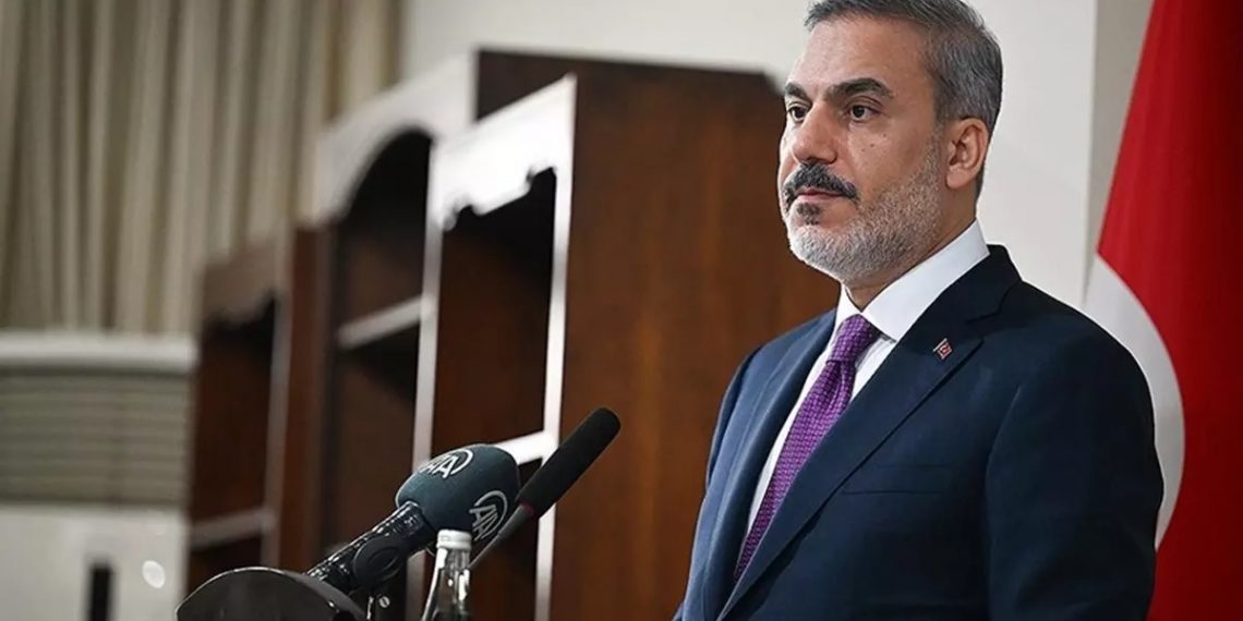 وزير الخارجية التركي يزور إيران