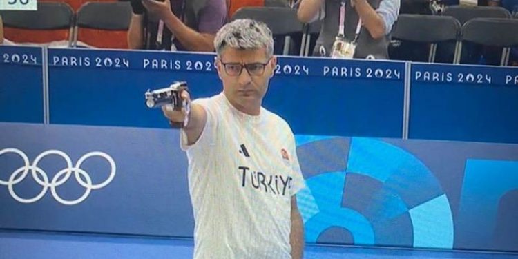 الرامي التركي “يوسف ديكيتش”.. حديث العالم في أولمبياد باريس