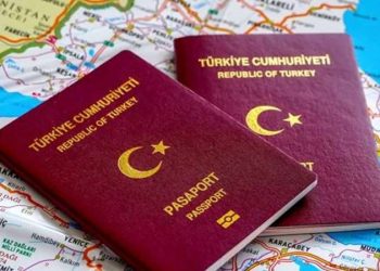 صحفي تركي ينتقد منح العراقيين تاشيرات ميسرة