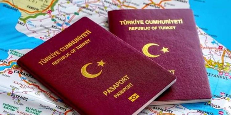 صحفي تركي ينتقد منح العراقيين تاشيرات ميسرة