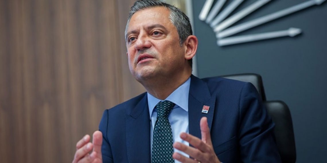 محمود عباس يدعو زعيم المعارضة التركية لزيارة فلسطين