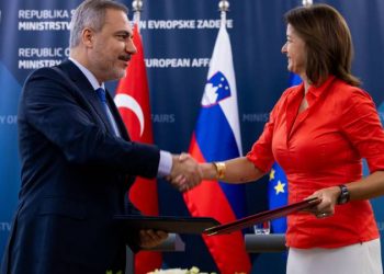 رئيس الوزراء السلوفيني: تركيا شريك أساسي للاتحاد الأوروبي