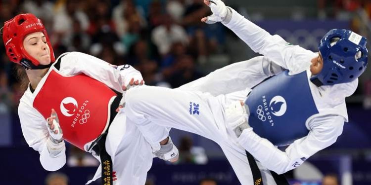 لاعبة سعودية تفوز على منافستها الإسرائيلية في بطولة التايكوندو