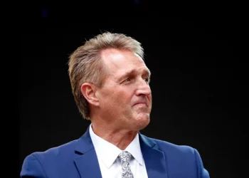 السفير الأمريكي يكشف كيف أقنع الكونجرس ببيع مقاتلات F-16!