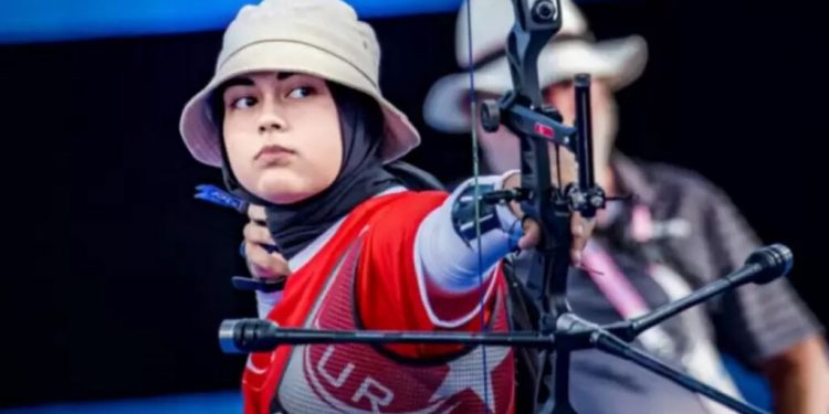 رامية السهام التركية بيرا جوكير تصل إلى ربع نهائي باريس