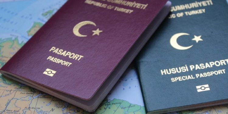 أردوغان يعلن قرب السفر إلى البوسنة بدون جواز