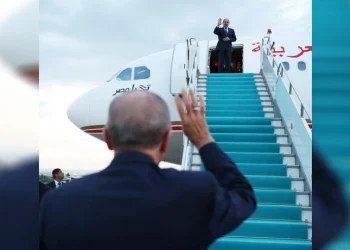 الرئيس السيسي يغادر تركيا وأردوغان يودعه