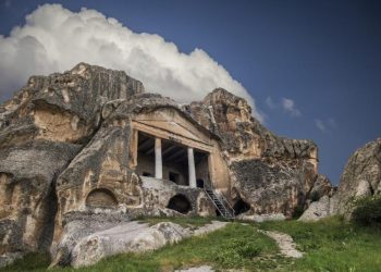 “متحف الموت” في تركيا يؤدي طقوسًا عمرها أكثر من ألفي عام