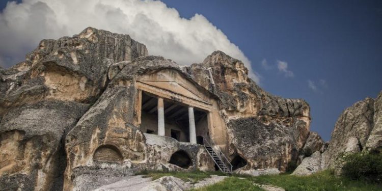 “متحف الموت” في تركيا يؤدي طقوسًا عمرها أكثر من ألفي عام