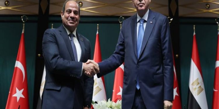 تركيا ومصر على طاولة واحدة، بينما تتعالى طبول الحرب العالمية الثالثة