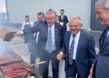 تركيا.. حفل شواء لأعضاء الحزب الحاكم يتسبب في حالة غضب