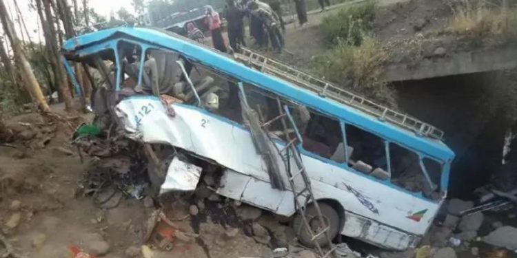 28 قتيلا و19 جريحا بانقلاب حافلة في إثيوبيا