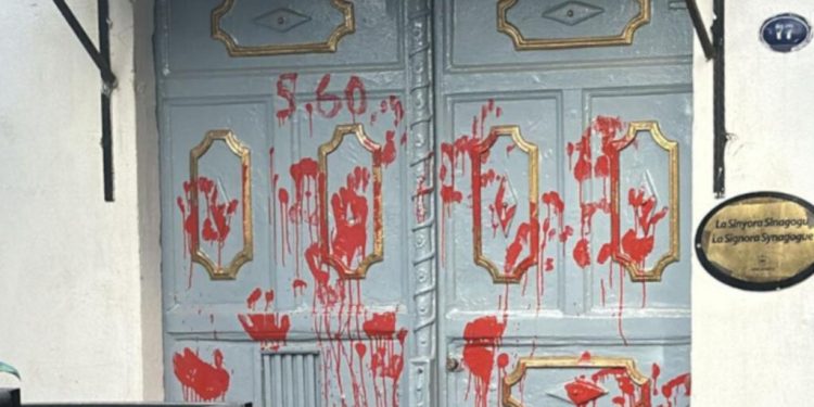 هجوم عنصري على معبدين يهوديين في إزمير