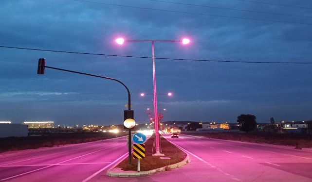 تركيا.. بورصة تضيء باللون الوردي!