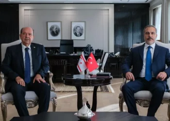 هاكان فيدان يلتقي رئيس جمهورية شمال قبرص التركية