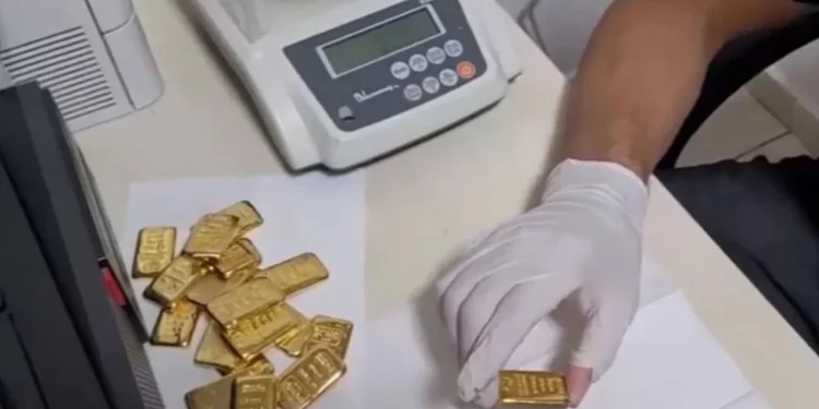 تركيا.. مسافرات يخفين سبائك ذهبية في منطقة حساسة!