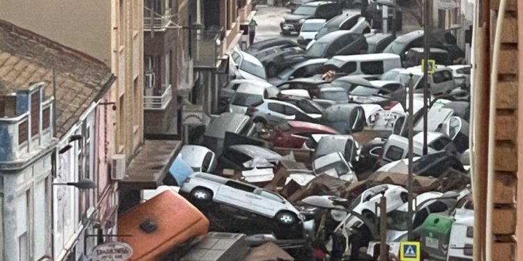 فيضانات كارثية في إسبانيا تخلف 95 قتيلا