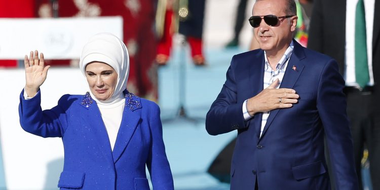 أردوغان: الحب هو الفناء في المحبوب وليس حب هذه الأيام!