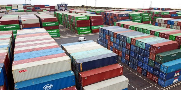 تقلص عجز التجارة الخارجية في تركيا