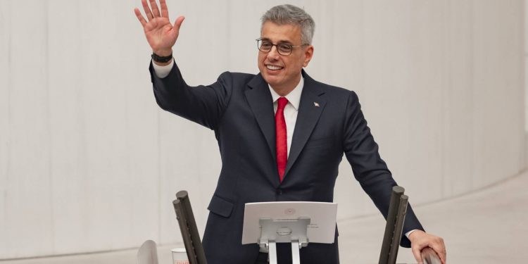 وزير تركي: سندعم القطاع الصحي في سوريا