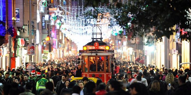 55 ألف شرطي يحمون إسطنبول ليلة رأس السنة