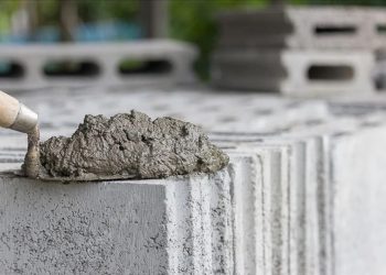 سقوط الأسد يرفع أسهم الأسمنت والحديد والصلب ببورصة إسطنبول