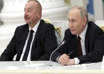 علييف يطالب روسيا بتعويضات عن إسقاطها طائرة الخطوط الأذربيجانية