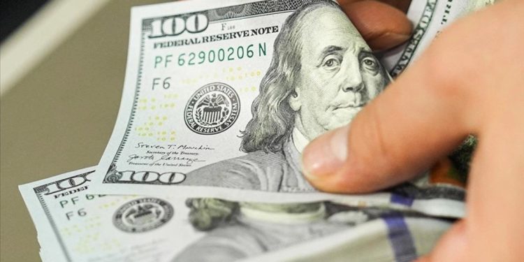 تركيا.. إقبال متزايد على الذهب وسط مخاوف من الدولارات المزيفة