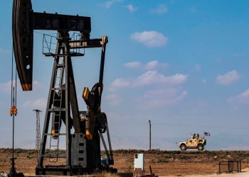 القوات الكردية في سوريا تنقض على حقول نفط تابعة للنظام