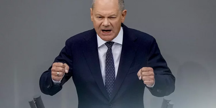 شولتس: المهاجرون جزء لا يتجزأ من ألمانيا