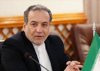 إيران تدعو ترامب لنقل الإسرائيليين إلى جرينلاند