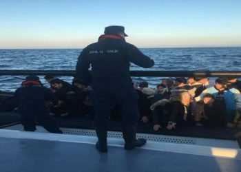 القبض على 228 مهاجر غير شرعي في “إزمير”