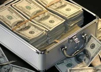 قريبا.. ظهور أول تريليونير في العالم!