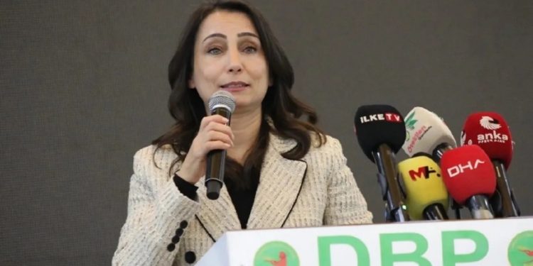 حزب المناطق الديمقراطية الكردي يدعو للإفراج عن أوجلان