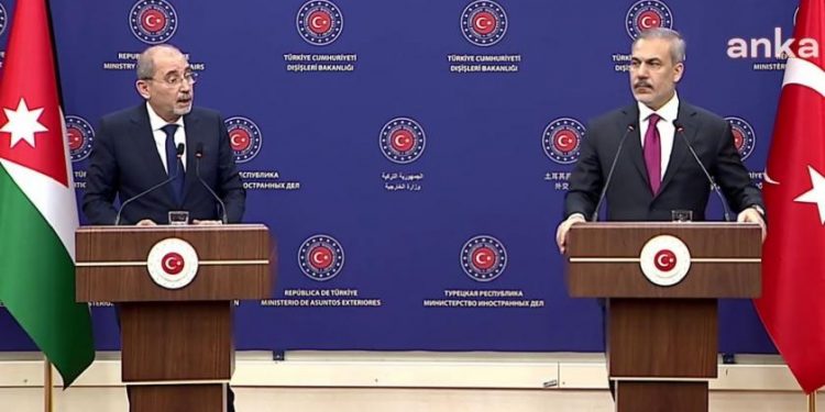 هاكان فيدان: هناك فرص اقتصادية في سوريا