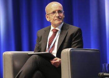 وزير المالية التركي: أولويتنا حل المشاكل المعيشية للمواطنين