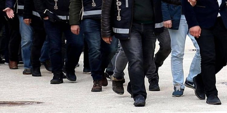 تركيا.. اعتقال 93 بتهمة الانتماء لحركة الخدمة