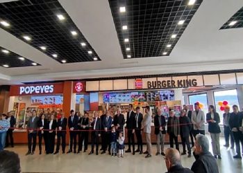 تركيا.. “برجر كينج” يطيح بمسؤول في الحزب الحاكم