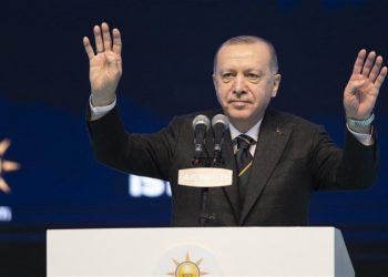 خلافات داخل حزب أردوغان بسبب القادمين من صفوف المعارضة